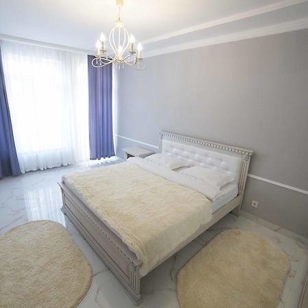 Leogrand Apartments On Kulisha 36 Lviv Ngoại thất bức ảnh