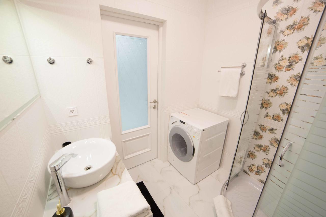 Leogrand Apartments On Kulisha 36 Lviv Ngoại thất bức ảnh